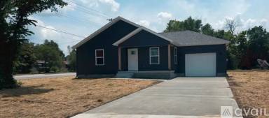 Main picture of 3002 W 22nd St