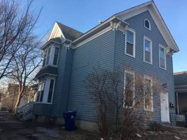 Main picture of 691 Conway St