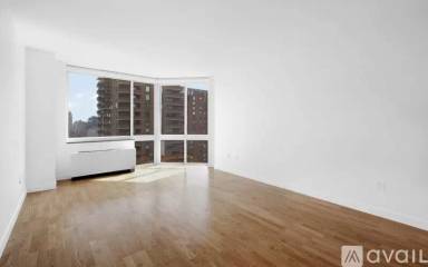 Main picture of 345 W 42nd St