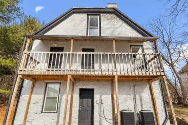 Main picture of 306 E High St