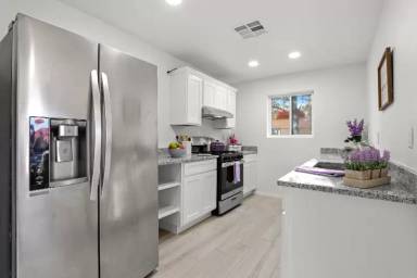 Main picture of 9316 San Lorenzo Ave