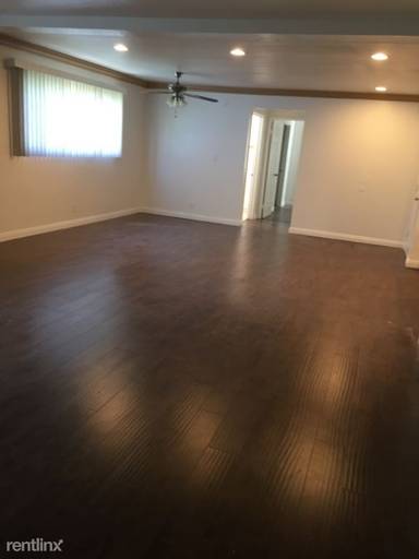 Main picture of 14006 Vanowen St