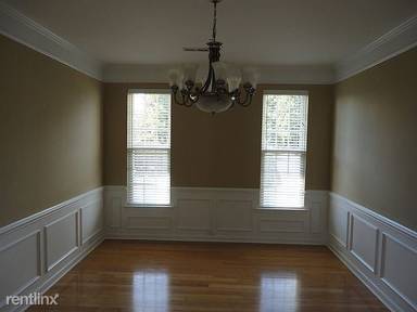 Main picture of 10 Smokehouse Dr