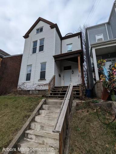 Main picture of 1202 Woodland Ave