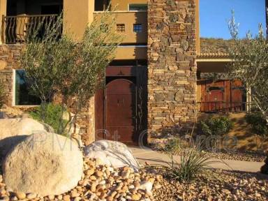 Main picture of 90 N 6680 W