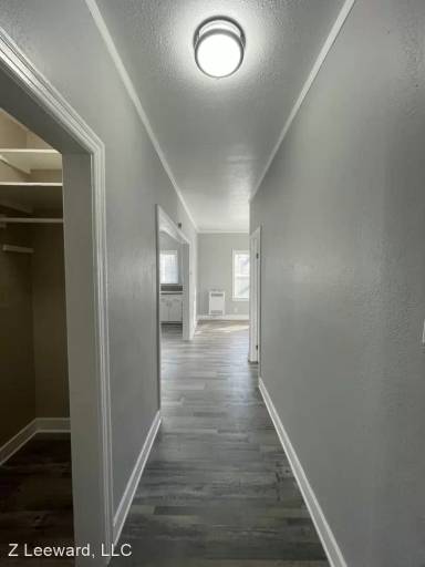 Main picture of 2910 Leeward Ave