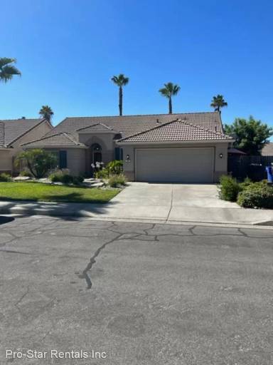 Main picture of 821 W Sandstone Ct