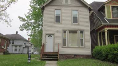 Main picture of 209 W Dewald St