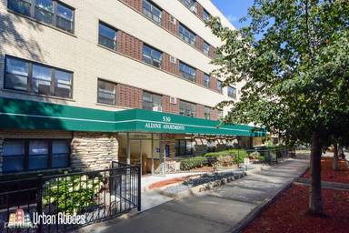Main picture of 530 W Aldine Ave