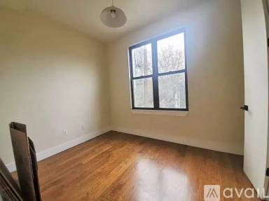 Main picture of 291 Stockholm St