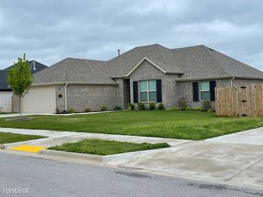 Main picture of 5924 W Mecklin St