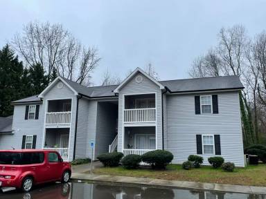 Main picture of 647 W Presnell St