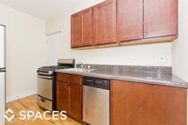 Main picture of 815-23 W Cornelia Ave