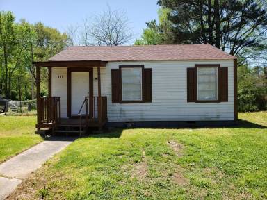 Main picture of 100 Pike Ave