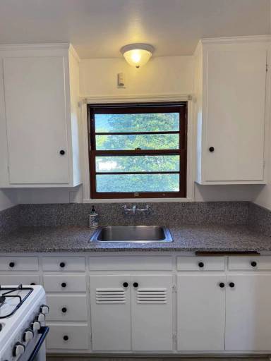 Main picture of 887 Lorna Dr