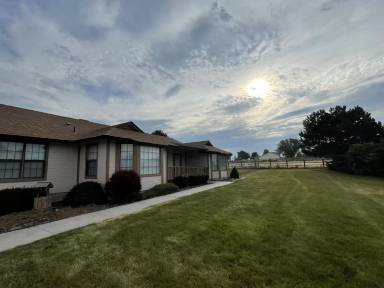 Main picture of 10460 W Highlander Rd