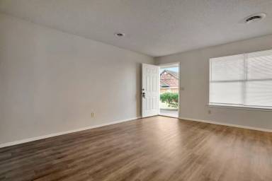 Main picture of 1205 N 12th St