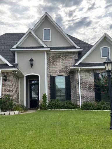 Main picture of 120 Lessie Dr