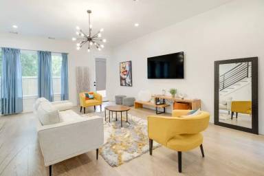 Main picture of 4706 Market St
