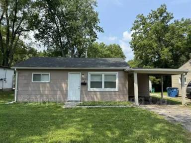 Main picture of 10233 Earl Dr