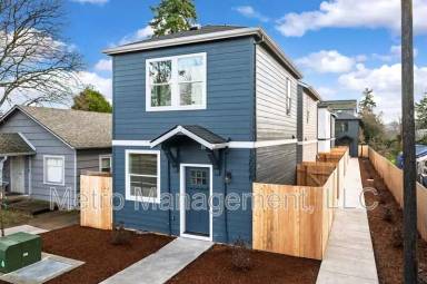 Main picture of 12098 SE Market St