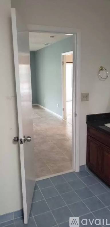Main picture of 2177 Chantilly Ln
