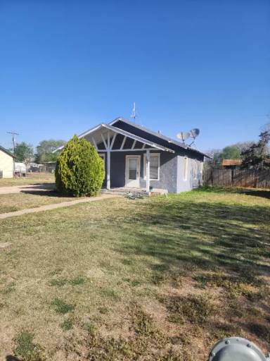 Main picture of 511 W 7th St