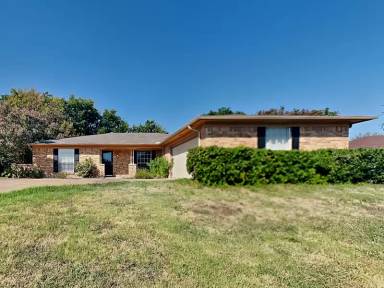 Main picture of 6320 Lunar Dr