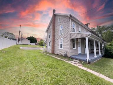 Main picture of 125 S 2nd St