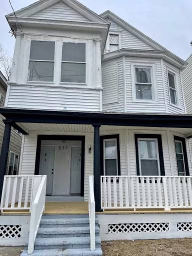 Main picture of 537 Washington Ave