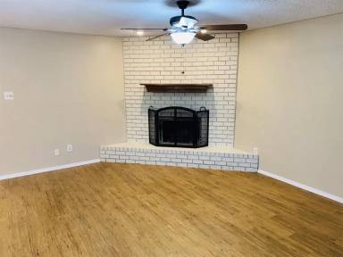 Main picture of 105 Jennifer Lane - D