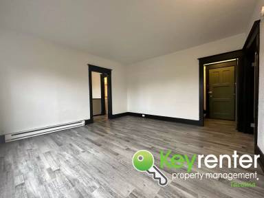 Main picture of 611 S State St