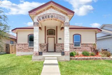 Main picture of 5983 Midcrown Dr