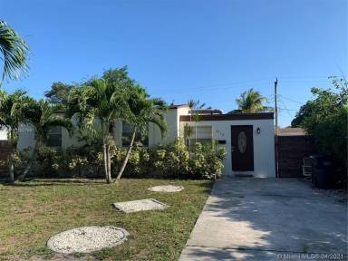 Main picture of 2118 Plunkett St