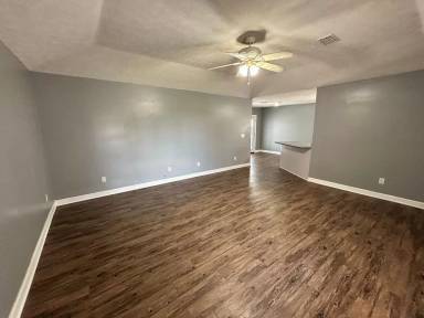 Main picture of 6201 Ivy Rd