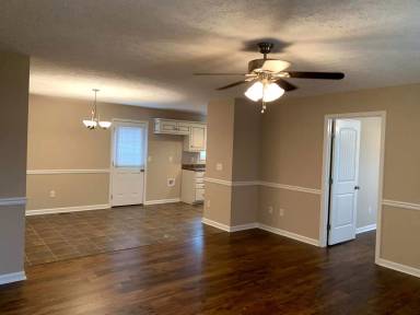 Main picture of 119 W Short St