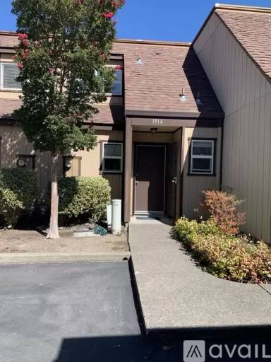 Main picture of 1916 Knolls Dr