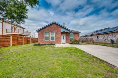 Main picture of 123 Peacock St