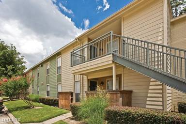 Main picture of The Pointe at Cypress Woods