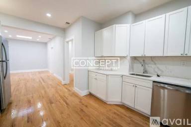 Main picture of 141 Oxford St
