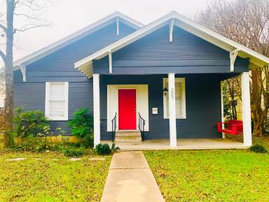Main picture of 207 W 39th St