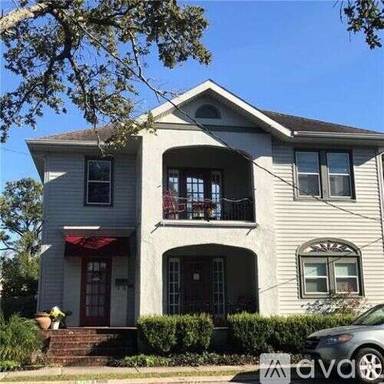 Main picture of 3923 Octavia St