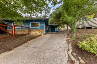 Main picture of 1504 W 39th 1/2 St