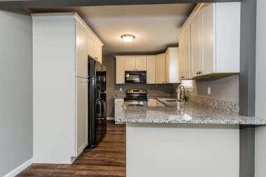 Main picture of 307 W 2nd St