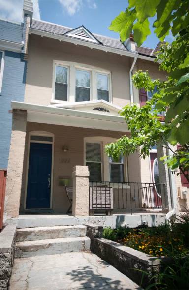 Main picture of 1005 Kenyon St NW