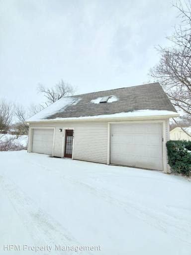 Main picture of 1979 Pondview Cir NW
