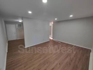 Main picture of 4441 Layola Ave