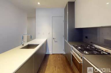 Main picture of 600 W End Ave