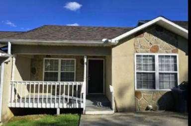 Main picture of 106 Stone Henge Ln
