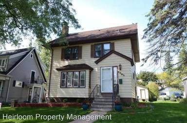 Main picture of 2023 E 9th St